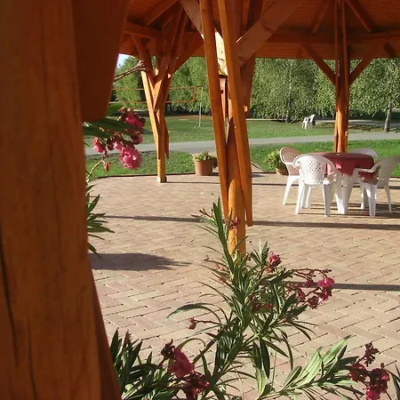 Bed & Breakfast Kaboka Lovastanya Panzio