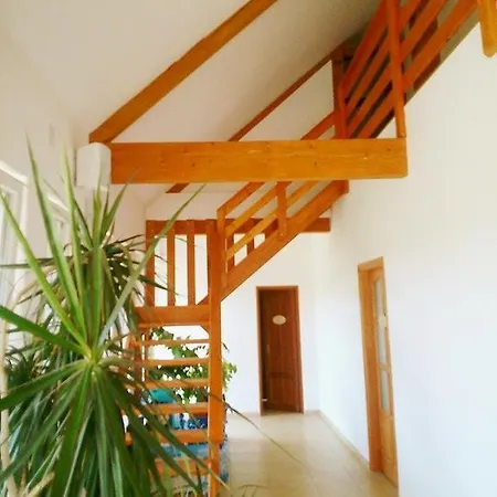 Bed & Breakfast Kaboka Lovastanya Panzio